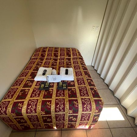 Crown Inn & Suites Spring Valley  Екстериор снимка