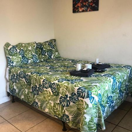 Crown Inn & Suites Spring Valley  Екстериор снимка