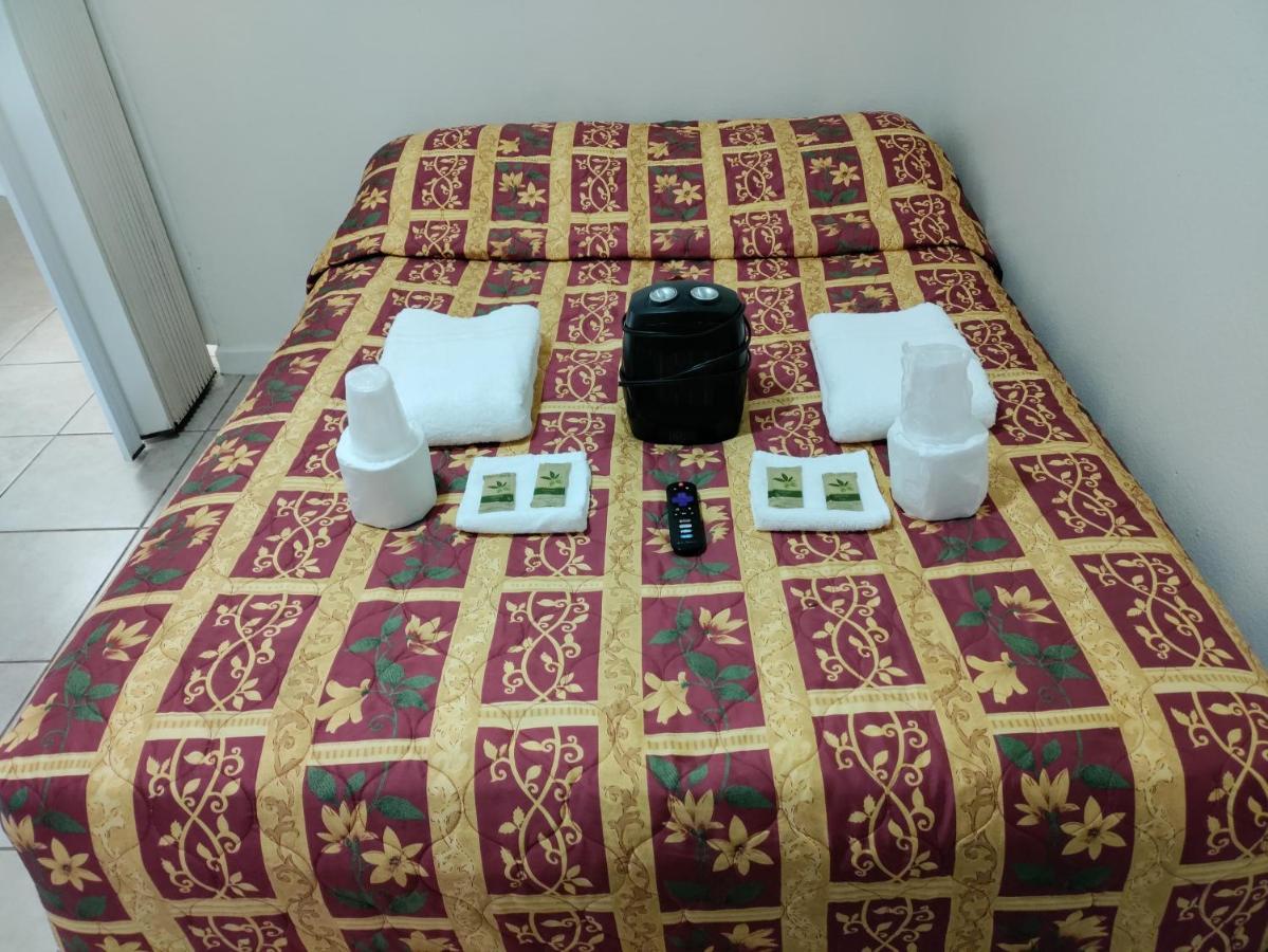 Crown Inn & Suites Spring Valley  Екстериор снимка