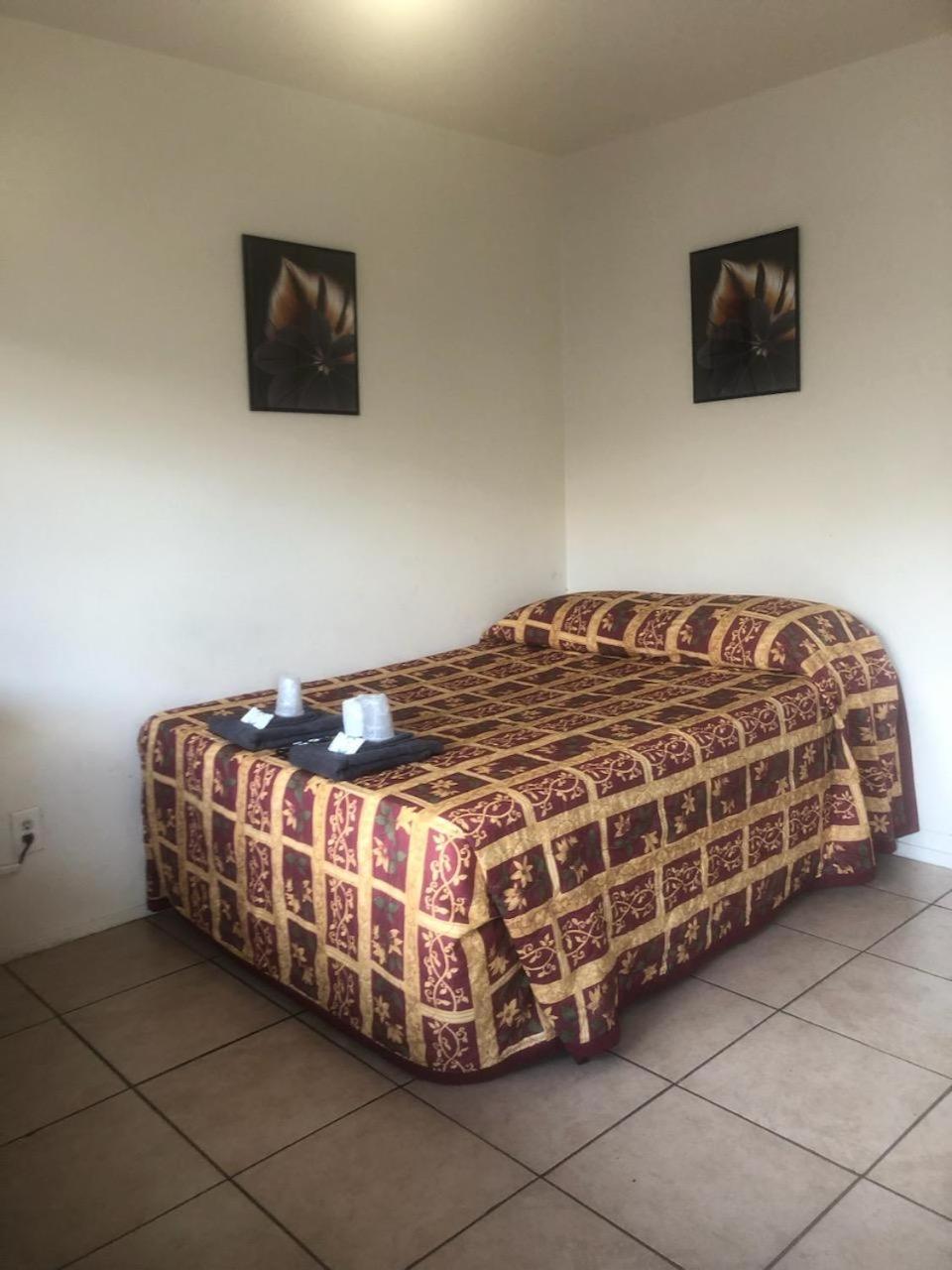 Crown Inn & Suites Spring Valley  Екстериор снимка